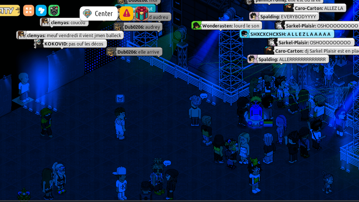 Une rave sur Habbo // Source : Capture d'écran Numerama/PF Une rave sur Habbo // Source : Capture d'écran Numerama/PF