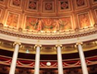 Hémicycle du Palais Bourbon, Paris. // Source : Wikimedia/CC/NonOmnisMoriar (photo recadrée)