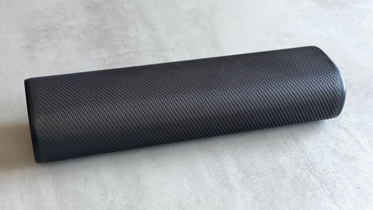 L'enceinte centrale du Harman Kardon Surround // Source : Maxime Claudel pour Numerama L'enceinte centrale du Harman Kardon Surround // Source : Maxime Claudel pour Numerama
