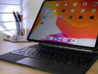 L’iPad Pro et son Magic Keyboard // Source : Julien Cadot pour Numerama