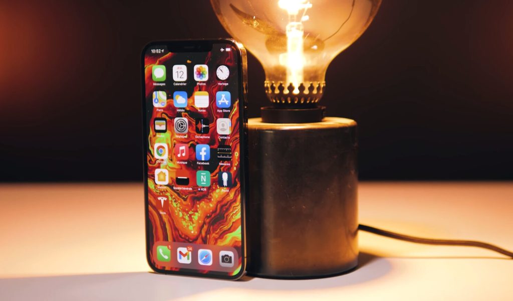 L'iPhone 12 Pro Max // Source : Louise Audry pour Numerama L'iPhone 12 Pro Max // Source : Louise Audry pour Numerama
