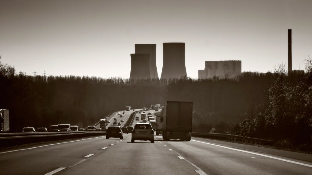 La pollution au dioxyde d'azote provient essentiellement des centrales thermiques et des véhicules au diésel. // Source : Pixabay La pollution au dioxyde d'azote provient essentiellement des centrales thermiques et des véhicules au diésel. // Source : Pixabay