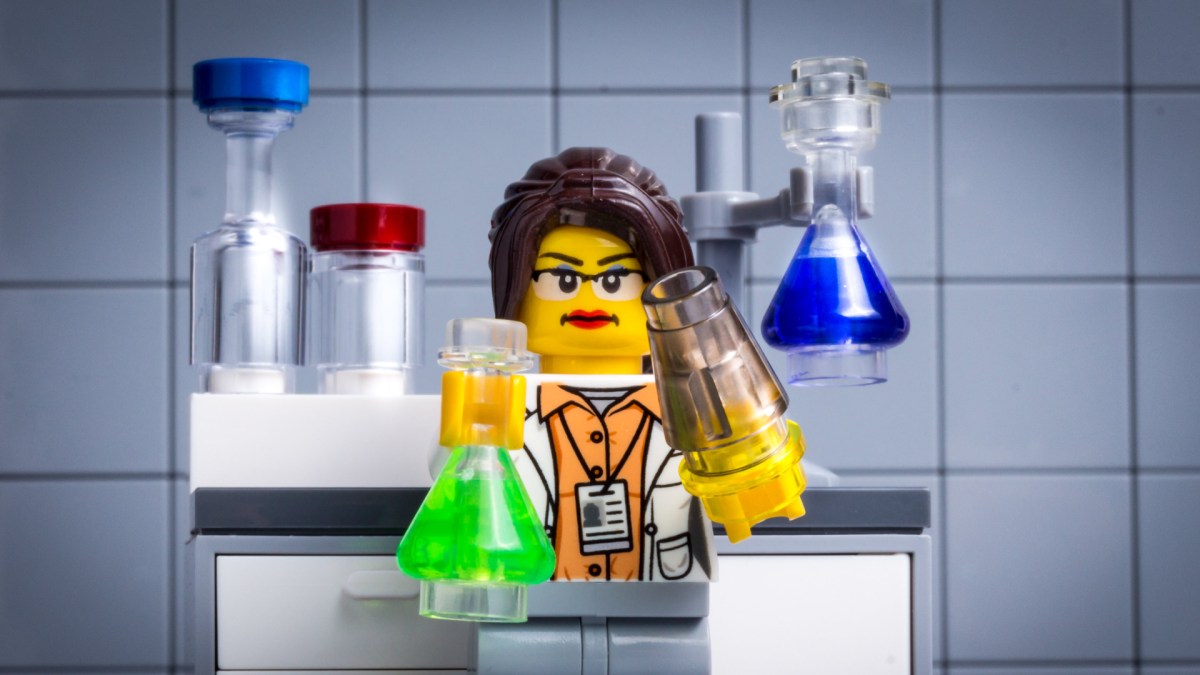 Une expérience scientifique, version Lego. // Source : Flickr/CC/clement127 (photo recadrée) Une expérience scientifique, version Lego. // Source : Flickr/CC/clement127 (photo recadrée)
