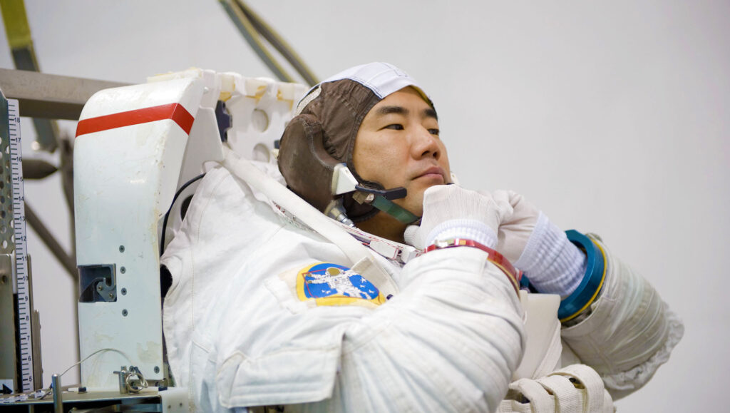 Soichi Noguchi à l'entraînement, en 2009. // Source : Bill Stafford Soichi Noguchi à l'entraînement, en 2009. // Source : Bill Stafford