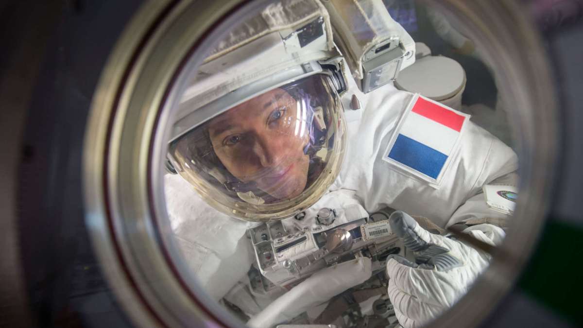 Thomas Pesquet en mission dans l'espace. // Source : Wikimedia/CC/NASA (photo recadrée) Thomas Pesquet en mission dans l'espace. // Source : Wikimedia/CC/NASA (photo recadrée)