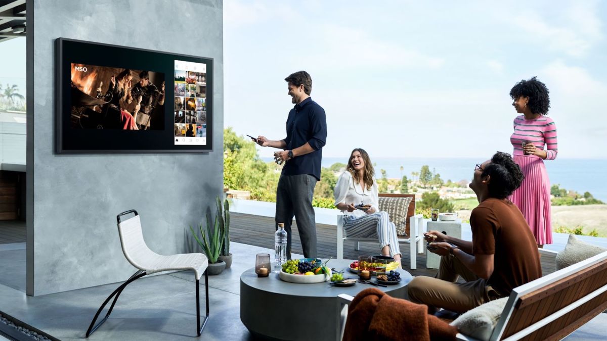 Téléviseur Samsung The Terrace // Source : Samsung Téléviseur Samsung The Terrace // Source : Samsung