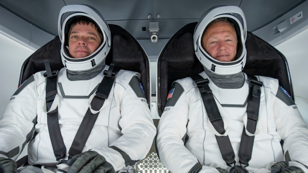 Bob Behnken et Doug Hurley. // Source : Flickr/CC/Nasa Kennedy (photo recadrée)