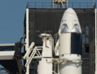 La capsule Crew Dragon au sommet de la Falcon 9. // Source : Flickr/CC/NASA HQ PHOTO (photo recadrée)