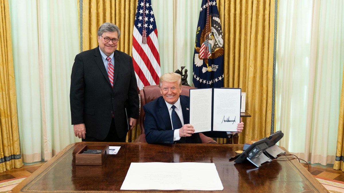 Donald Trump décret Twitter // Source : Shealah Craighead Donald Trump décret Twitter // Source : Shealah Craighead