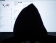 Pas de hacker, c'est l'utilisateur lui-même qui installe le malware. // Source : Louise Audry pour Numerama