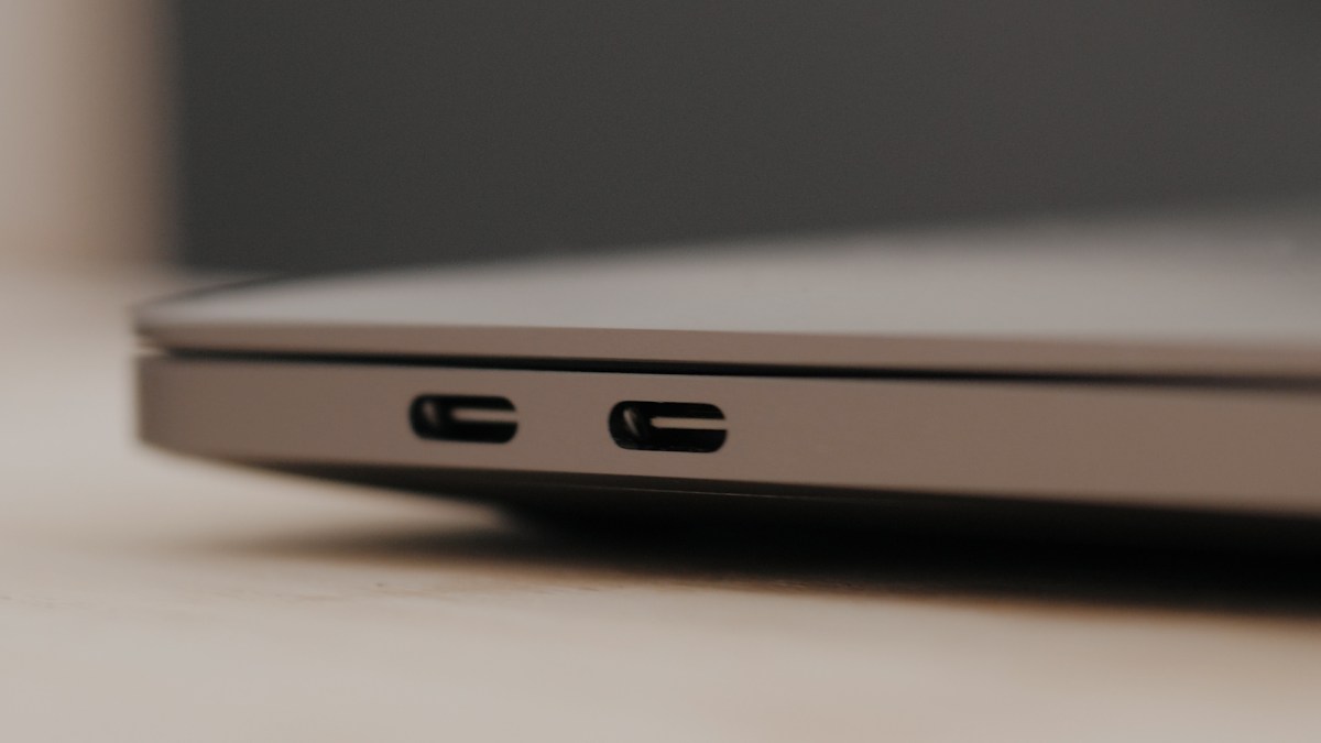 Les ports USB-C // Source : Louise Audry pour Numerama Les ports USB-C // Source : Louise Audry pour Numerama