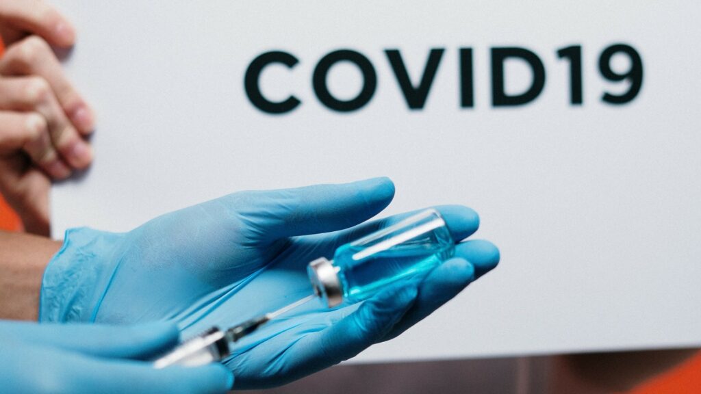 Des dizaines de laboratoires et d'entreprises cherchent à trouver un vaccin contre la maladie à coronavirus Covid-19. // Source : Pexels Des dizaines de laboratoires et d'entreprises cherchent à trouver un vaccin contre la maladie à coronavirus Covid-19. // Source : Pexels