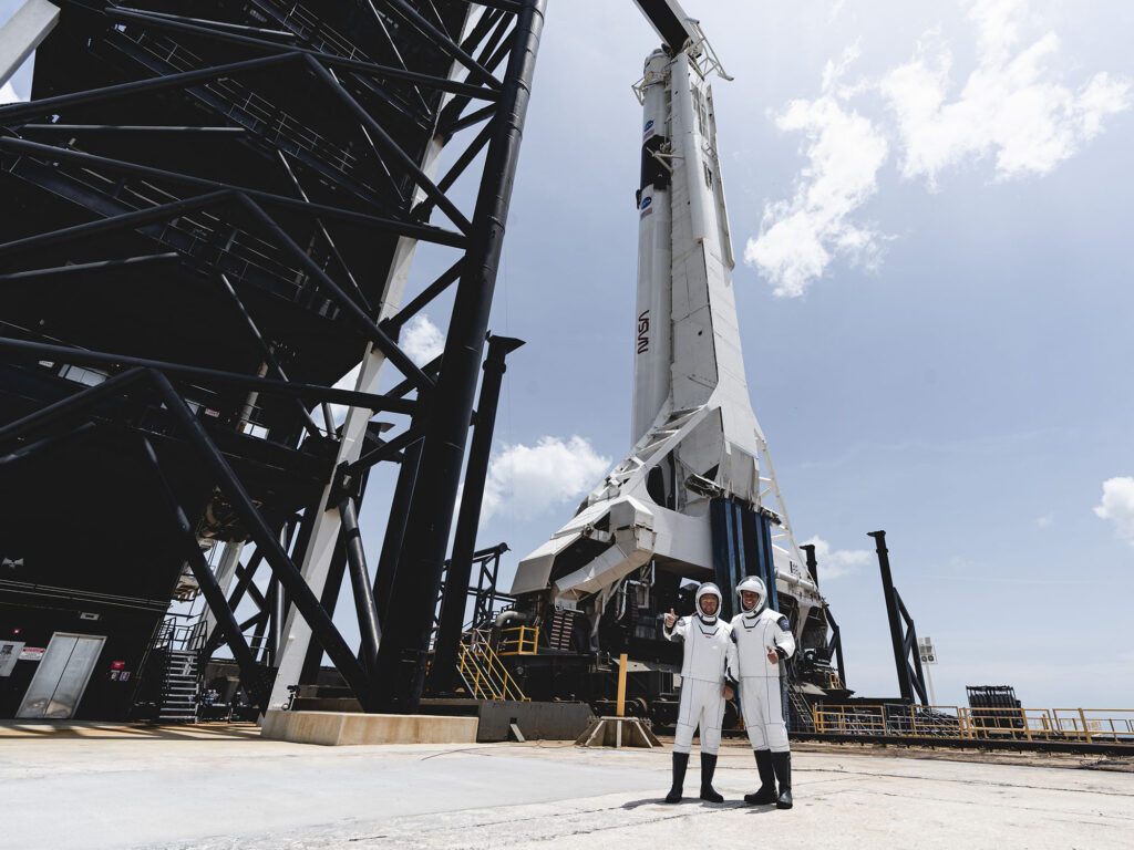 SpaceX Robert Behnken et Douglas Hurley Falcon 9 SpaceX Robert Behnken et Douglas Hurley Falcon 9