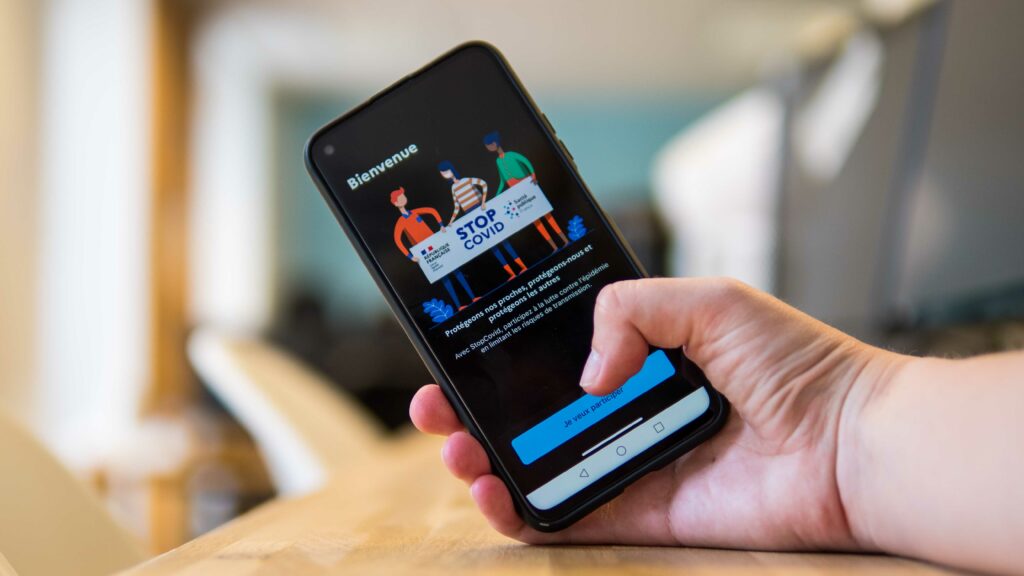 Dès la première version de l'app, StopCovid, le débat sur les avantages a été posé. // Source : Louise Audry pour Numerama Dès la première version de l'app, StopCovid, le débat sur les avantages a été posé. // Source : Louise Audry pour Numerama