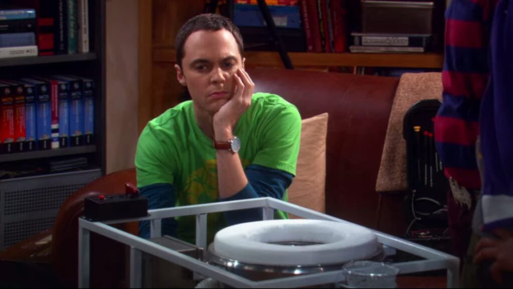 Wolowitz construisant les toilettes de l'ISS. // Source : The Big Bang Theory, saison 2, épisode 22 Wolowitz construisant les toilettes de l'ISS. // Source : The Big Bang Theory, saison 2, épisode 22