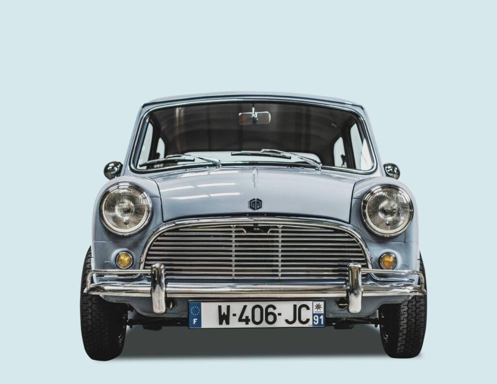 Une Austin Mini rétrofitée par Ian Motion // Source : Ian Motion Une Austin Mini rétrofitée par Ian Motion // Source : Ian Motion