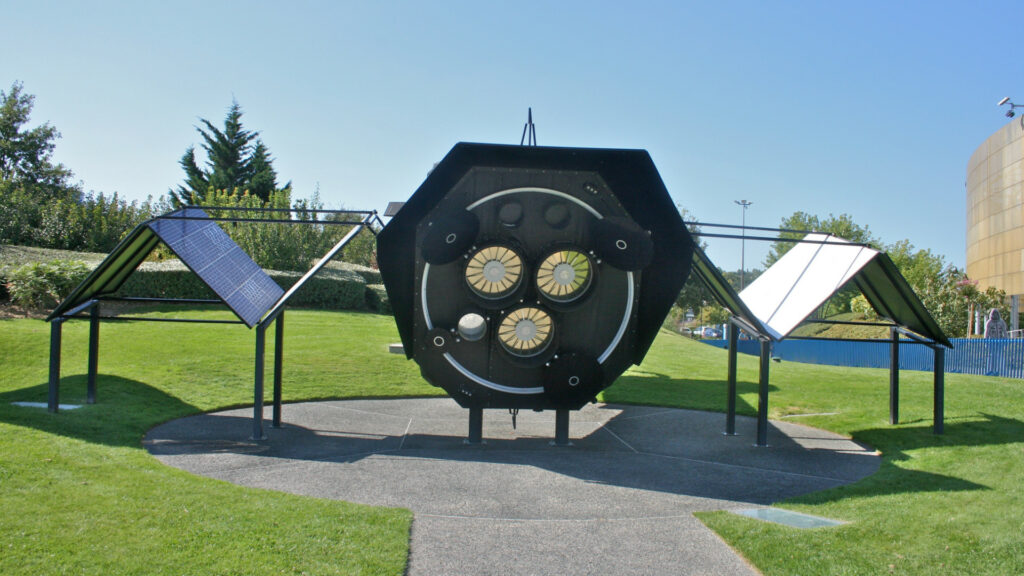 Réplique de l'observatoire WMM-Newton. // Source : Wikimedia/CC/Mike Peel (photo recadrée) Réplique de l'observatoire WMM-Newton. // Source : Wikimedia/CC/Mike Peel (photo recadrée)