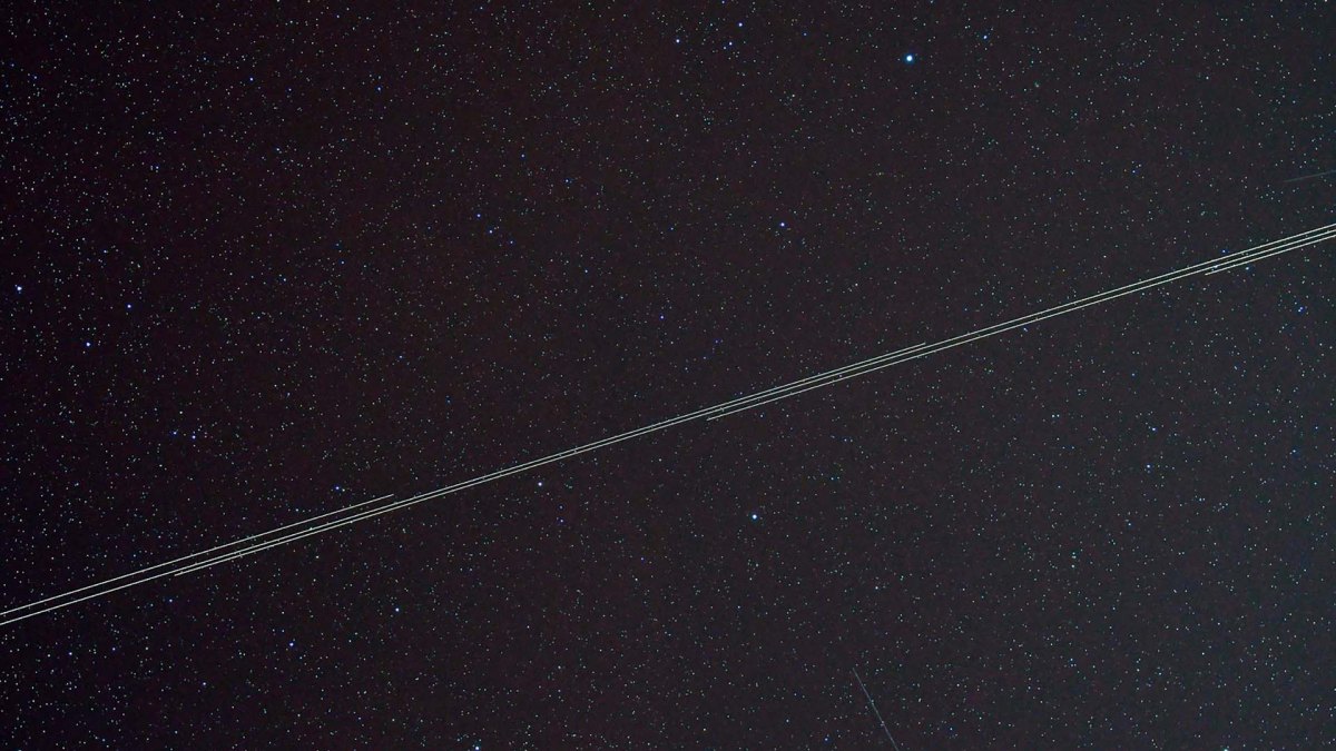 Passage Starlink espace ciel // Source : Jürgen Mangelsdorf Passage Starlink espace ciel // Source : Jürgen Mangelsdorf