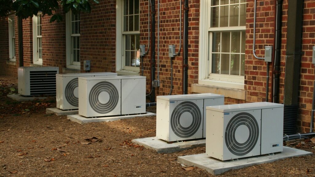 Les mécanismes d'air conditionné ne diffusent pas le coronavirus, mais peuvent faciliter sa propagation en intérieur en poussant l'air. // Source : Pixabay Les mécanismes d'air conditionné ne diffusent pas le coronavirus, mais peuvent faciliter sa propagation en intérieur en poussant l'air. // Source : Pixabay