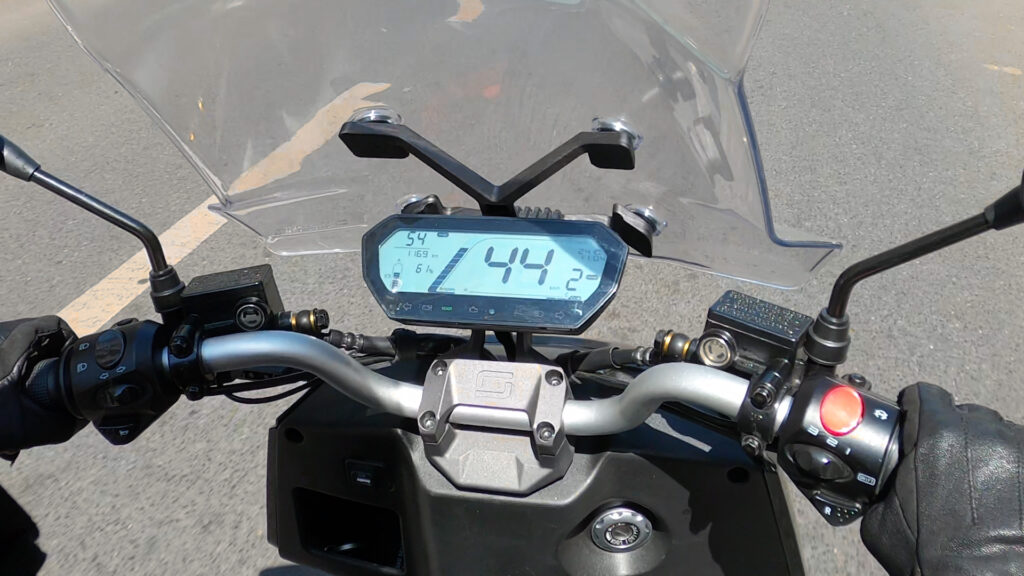Le Super Soco CPx // Source : Louise Audry pour Vroom/Numerama