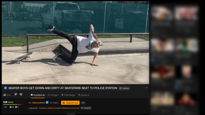 Sebastian, aka ThatSexySkater, publie ses vidéos uniquement sur Pornhub pour ne pas avoir à ce soucier des règles strictes de YouTube // Source : Capture d'écran Numerama Sebastian, aka ThatSexySkater, publie ses vidéos uniquement sur Pornhub pour ne pas avoir à ce soucier des règles strictes de YouTube // Source : Capture d'écran Numerama