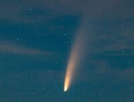 La comète C/2020 F3 (NEOWISE). // Source : Flickr/CC/Northern Lights Graffiti (photo recadrée)