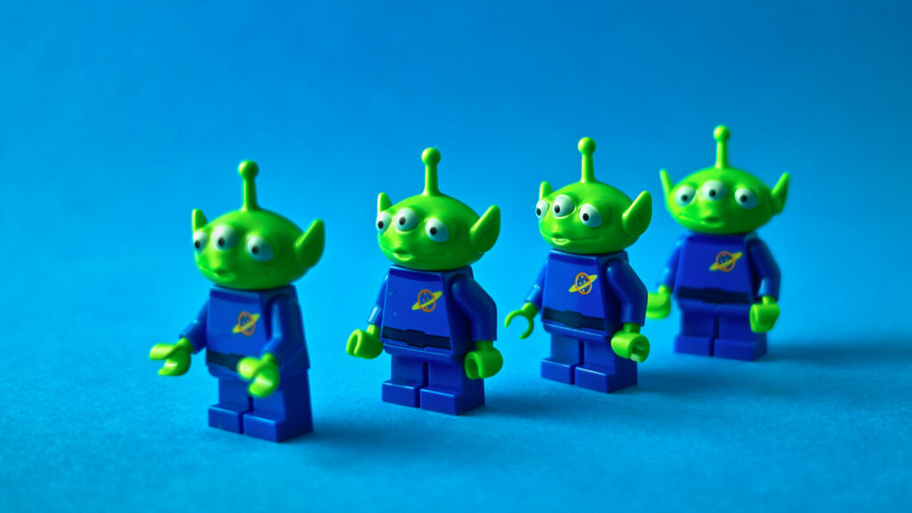 Des petits hommes verts (Toy Story). // Source : Flickr/CC/song zhen (photo recadrée) Des petits hommes verts (Toy Story). // Source : Flickr/CC/song zhen (photo recadrée)
