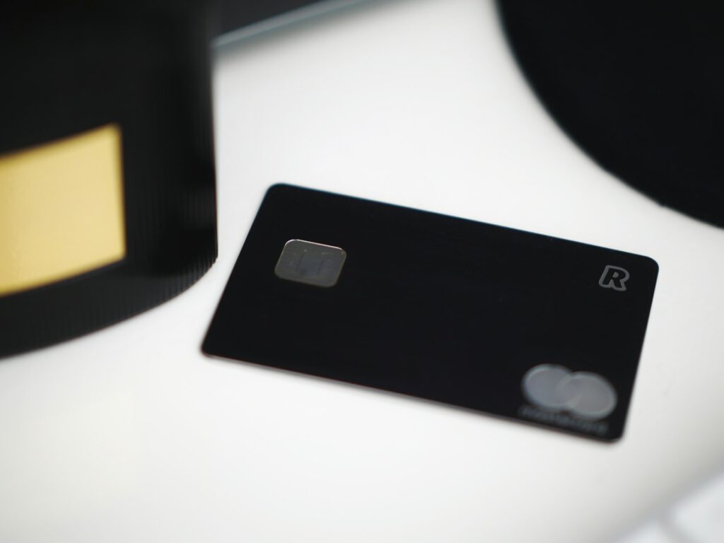 Une carte Revolut // Source : Kaysha / Unplash Une carte Revolut // Source : Kaysha / Unplash
