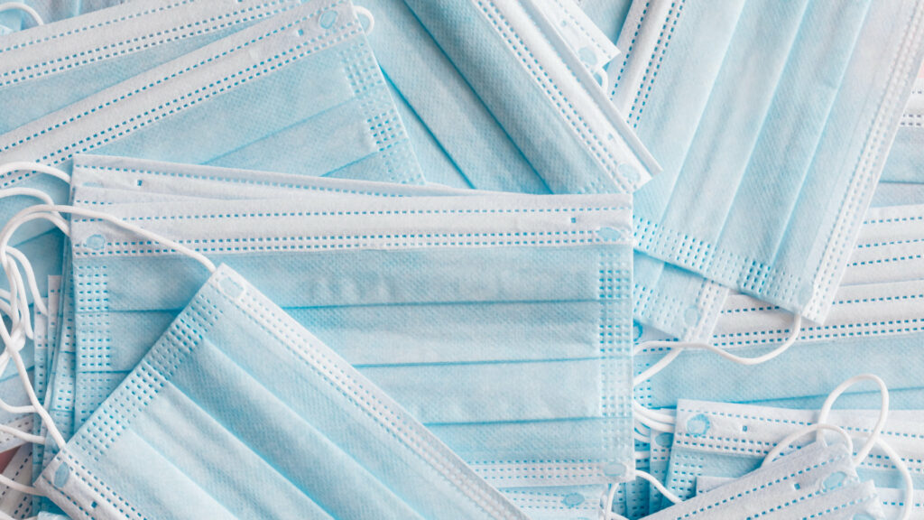 Des masques chirurgicaux. // Source : Pexels/Karolina Grabowska (photo recadrée) Des masques chirurgicaux. // Source : Pexels/Karolina Grabowska (photo recadrée)