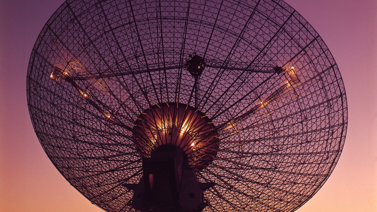 L'observatoire de Parkes. // Source : Wikimedia/CC/CSIRO (photo recadrée) L'observatoire de Parkes. // Source : Wikimedia/CC/CSIRO (photo recadrée)