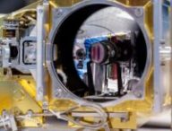 Instrument Supercam de Mars 2020 en integration a l'IRAP.