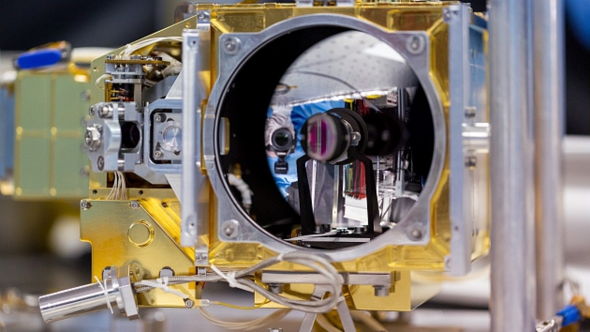 Instrument Supercam de Mars 2020 en integration a l'IRAP. Instrument Supercam de Mars 2020 en integration a l'IRAP.