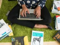 Une personne travaillant dans la tech. // Source : Flickr/CC/WOCinTech Chat (photo recadrée)