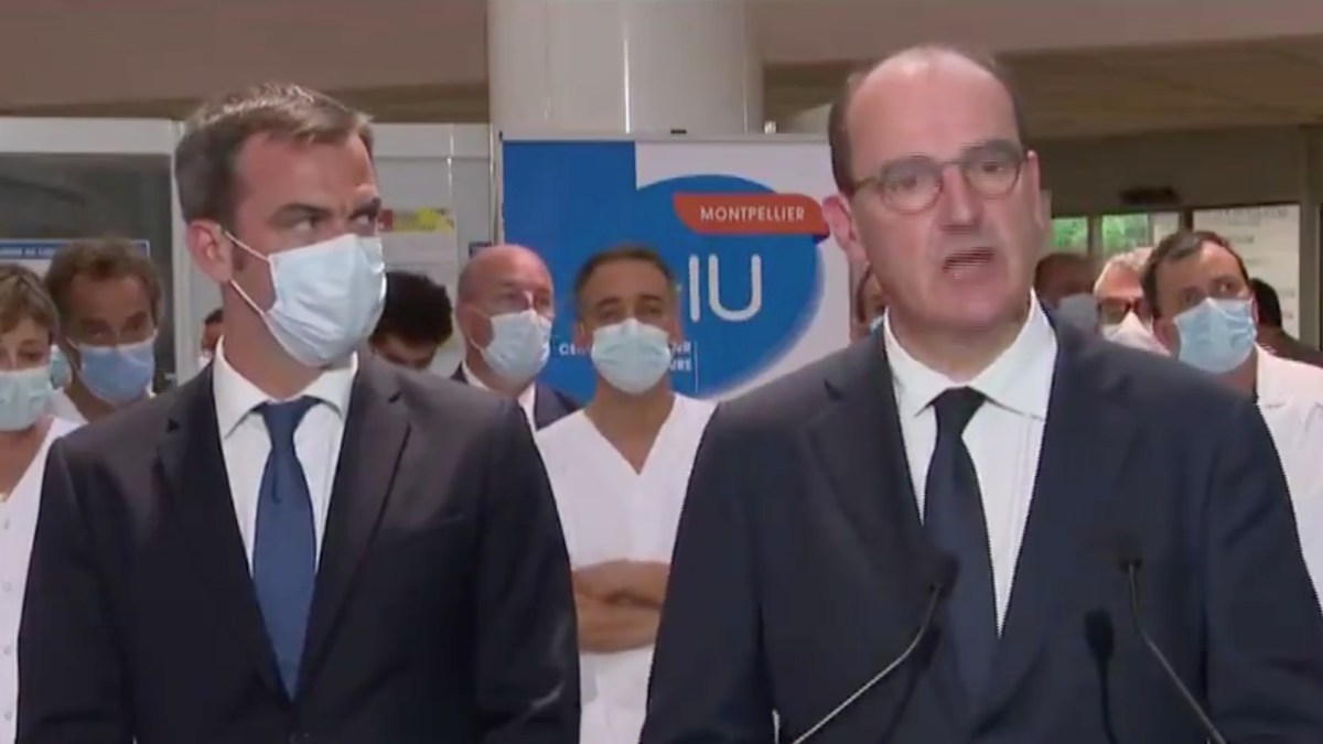 Jean Castex et Olivier Veran, le 11 août 2020, lors des annonces de nouvelles mesures. // Source : Twitter/franceinfo Jean Castex et Olivier Veran, le 11 août 2020, lors des annonces de nouvelles mesures. // Source : Twitter/franceinfo