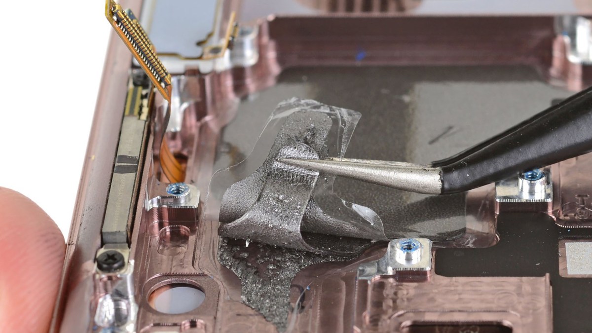 iFixit Samsung Galaxy Note 20 // Source : iFixit iFixit Samsung Galaxy Note 20 // Source : iFixit