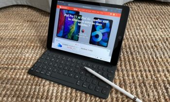 iPad 2020 et Smart Keyboard // Source : Maxime Claudel pour Numerama iPad 2020 et Smart Keyboard // Source : Maxime Claudel pour Numerama