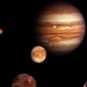 Jupiter et certaine de ses lunes. // Source : Wikimedia/Domaine public/Nasa/JPL
