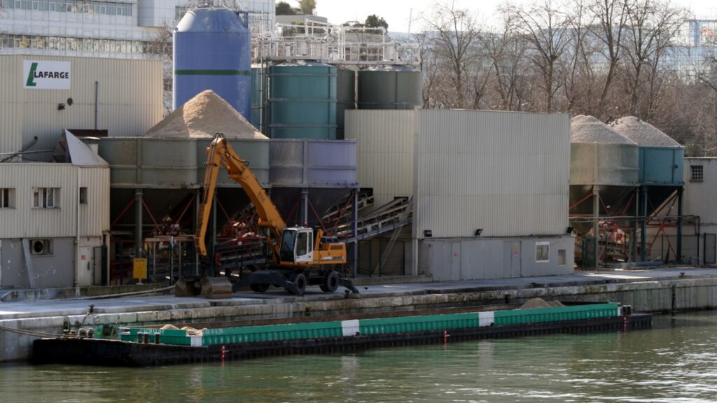 Lafarge a plusieurs sites à Paris. // Source : Wikimedia Lafarge a plusieurs sites à Paris. // Source : Wikimedia