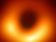 M87*. // Source : Wikimedia/CC/Event Horizon Telescope (photo recadrée)