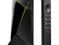 La Nvidia Shield TV Pro avec sa télécommande.