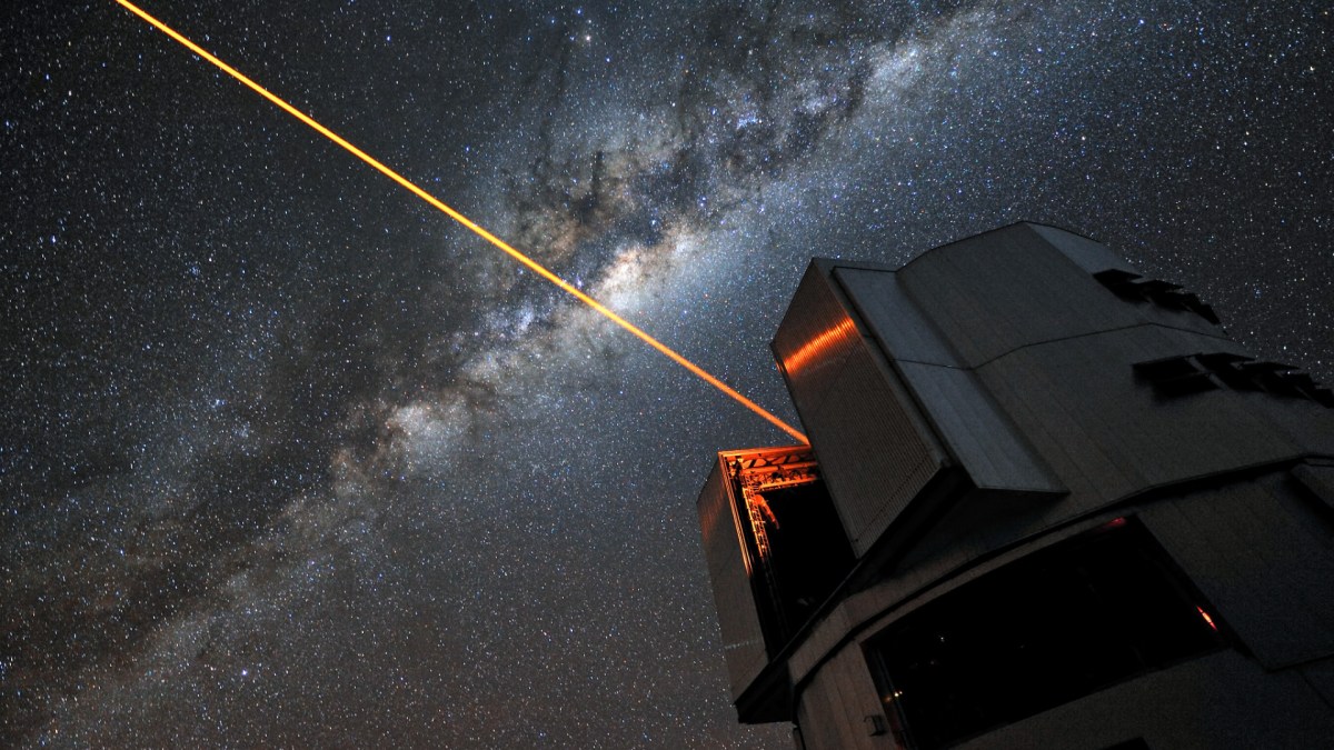 Le Très Grand Télescope (VLT). // Source : Wikimedia/CC/ESO/G. Hüdepohl (photo recadrée) Le Très Grand Télescope (VLT). // Source : Wikimedia/CC/ESO/G. Hüdepohl (photo recadrée)