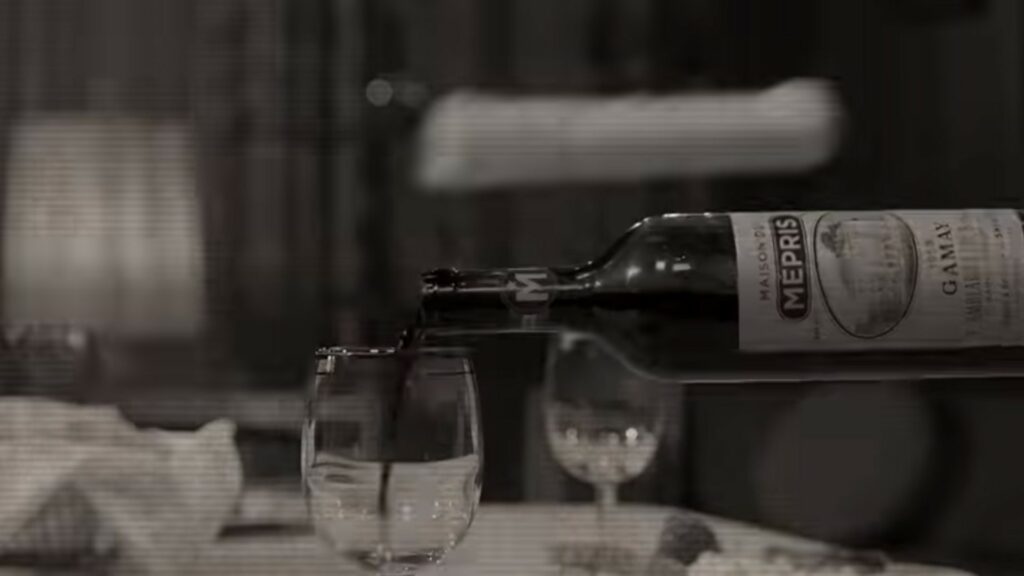 L'étiquette de la bouteille de vin. // Source : Marvel / Disney Plus