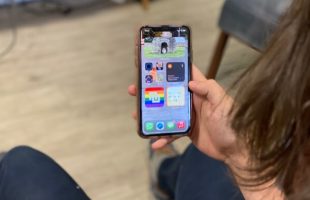 Un écran d'accueil d'iPhone personnalisé // Source : François Manens/Numerama