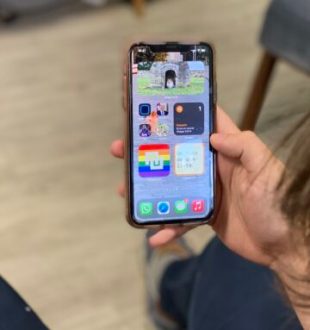 Un écran d'accueil d'iPhone personnalisé // Source : François Manens/Numerama Un écran d'accueil d'iPhone personnalisé // Source : François Manens/Numerama