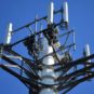 Un support pour antennes relais. // Source : Coyotechnical, Pixabay Un support pour antennes relais. // Source : Coyotechnical, Pixabay