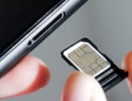 Les pirates parviennent à transférer le numéro de téléphone de leur victime sur une carte SIM en leur possession. // Source : Louise Audry pour Numerama Les pirates parviennent à transférer le numéro de téléphone de leur victime sur une carte SIM en leur possession. // Source : Louise Audry pour Numerama