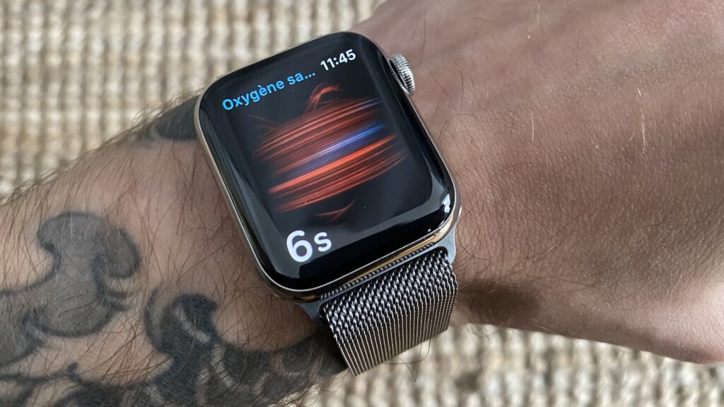 Mesure du taux d'oxygène dans le sang sur l'Apple Watch Series 6 // Source : Maxime Claudel pour Numerama Mesure du taux d'oxygène dans le sang sur l'Apple Watch Series 6 // Source : Maxime Claudel pour Numerama