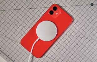 L'iPhone 12 MagSafe // Source : Louise Audry pour Numerama