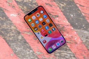L'iPhone 12 // Source : Louise Audry pour Numerama