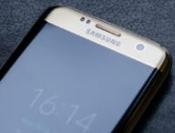 Le DAS doit être affiché sur la page produit des smartphones, et de manière lisible, afin que le public ait connaissance de sa puissance d’émission. // Source : Răzvan Băltărețu